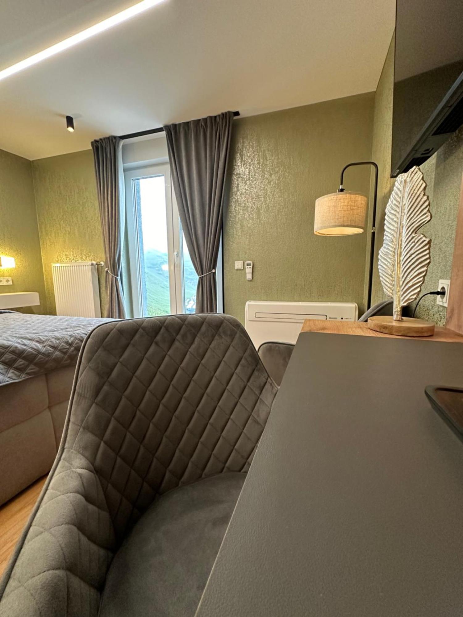 Hotel Restaurant Wuerzig In Ürzig Exteriér fotografie